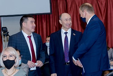 Действовать в соответствии с буквой закона